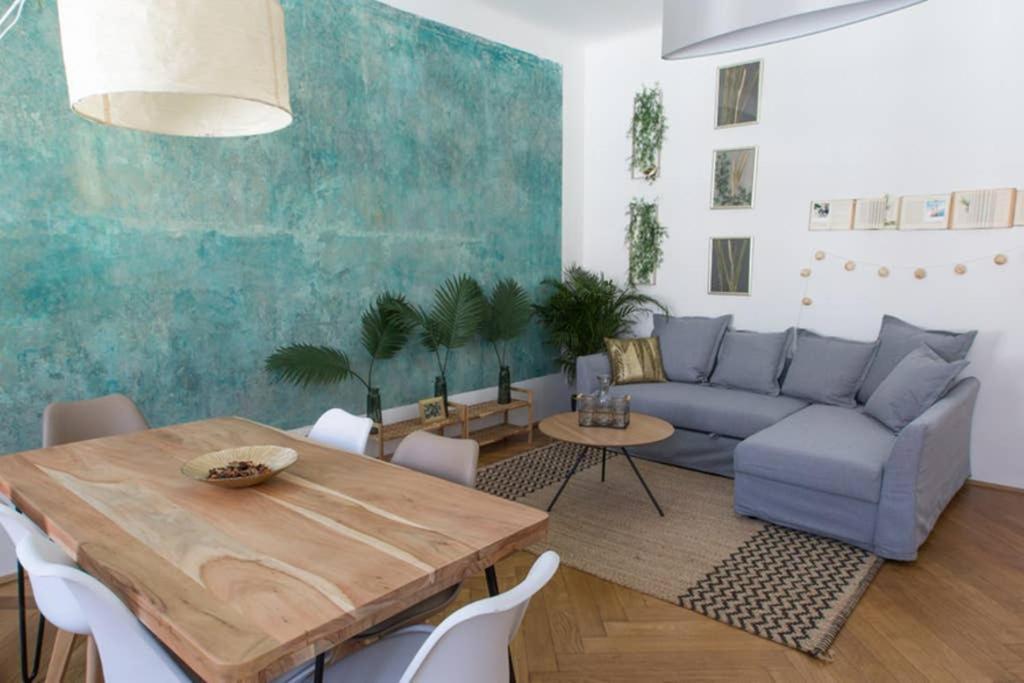 Urban Jungle Apartment Wina Bagian luar foto